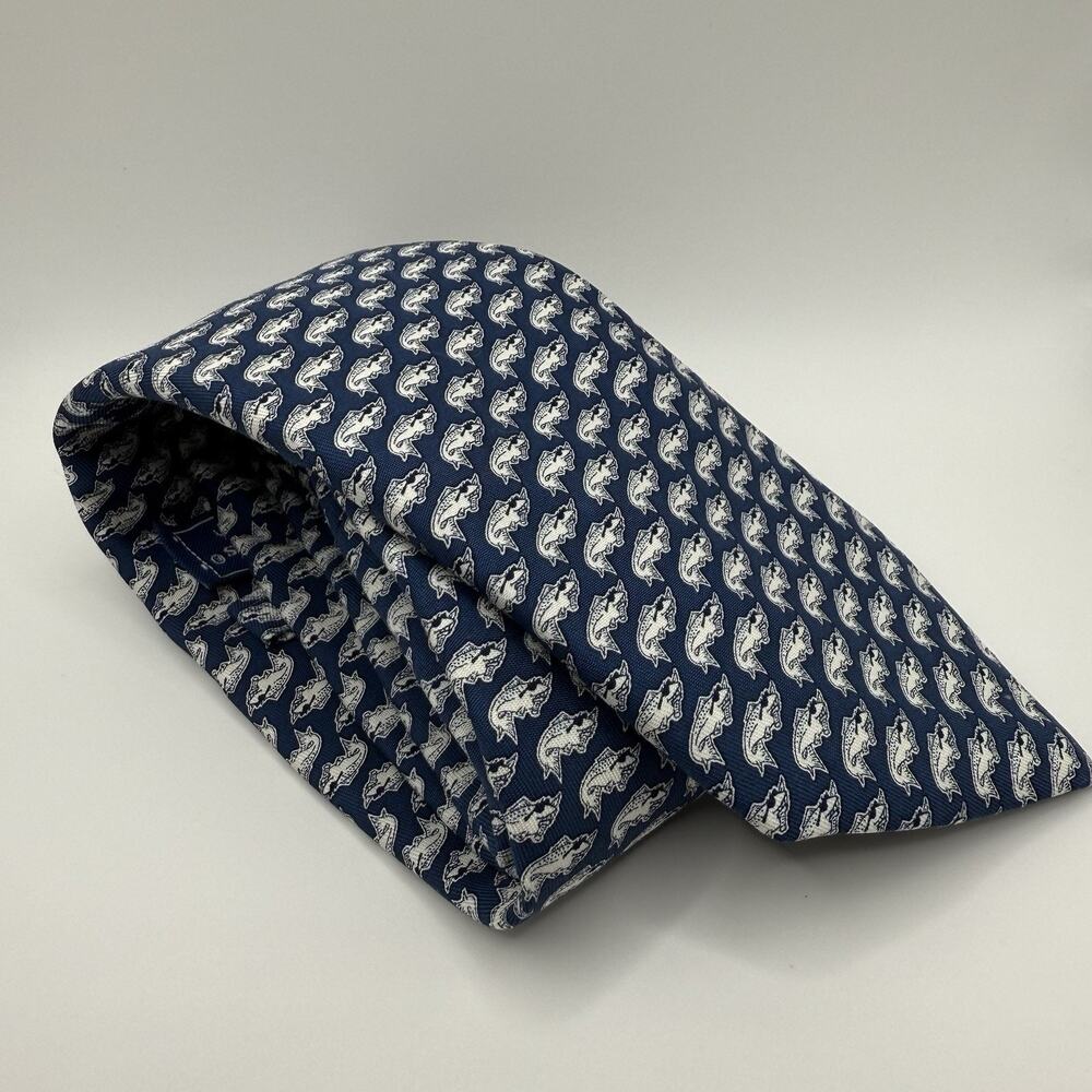 Vineyard Vines 100% Silk Tie Blue Navy/White Fish Print Sunglasses Fun Quirky‎ - Picture 2 of 10